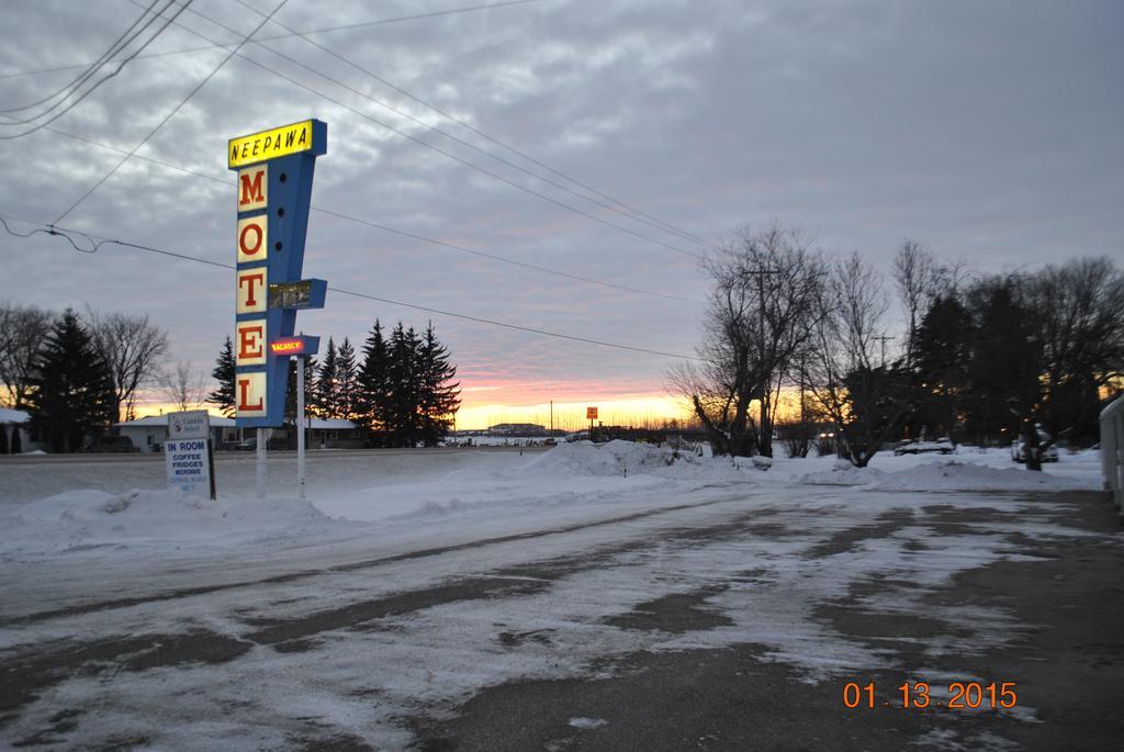 Neepawa Motel Экстерьер фото