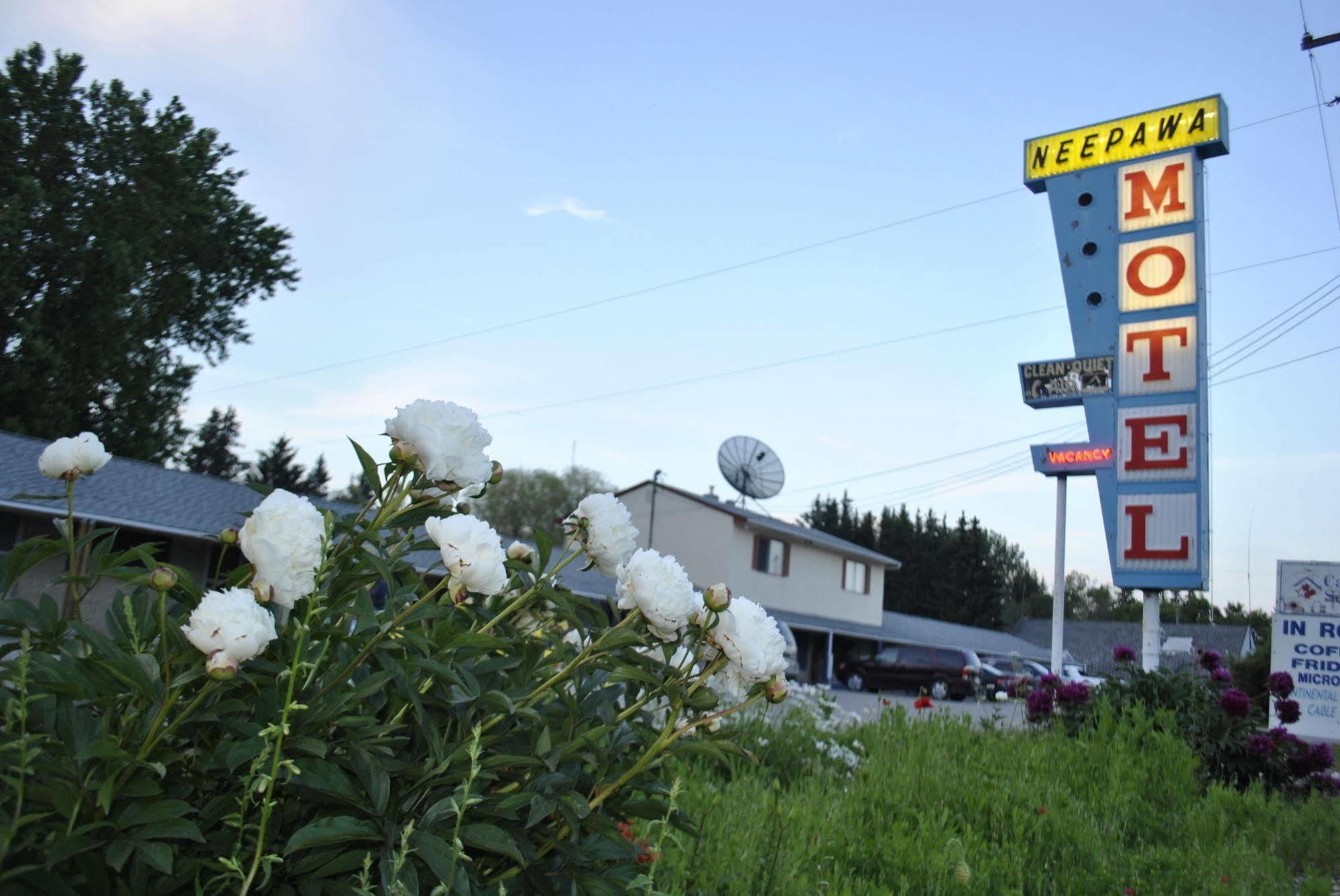 Neepawa Motel Экстерьер фото