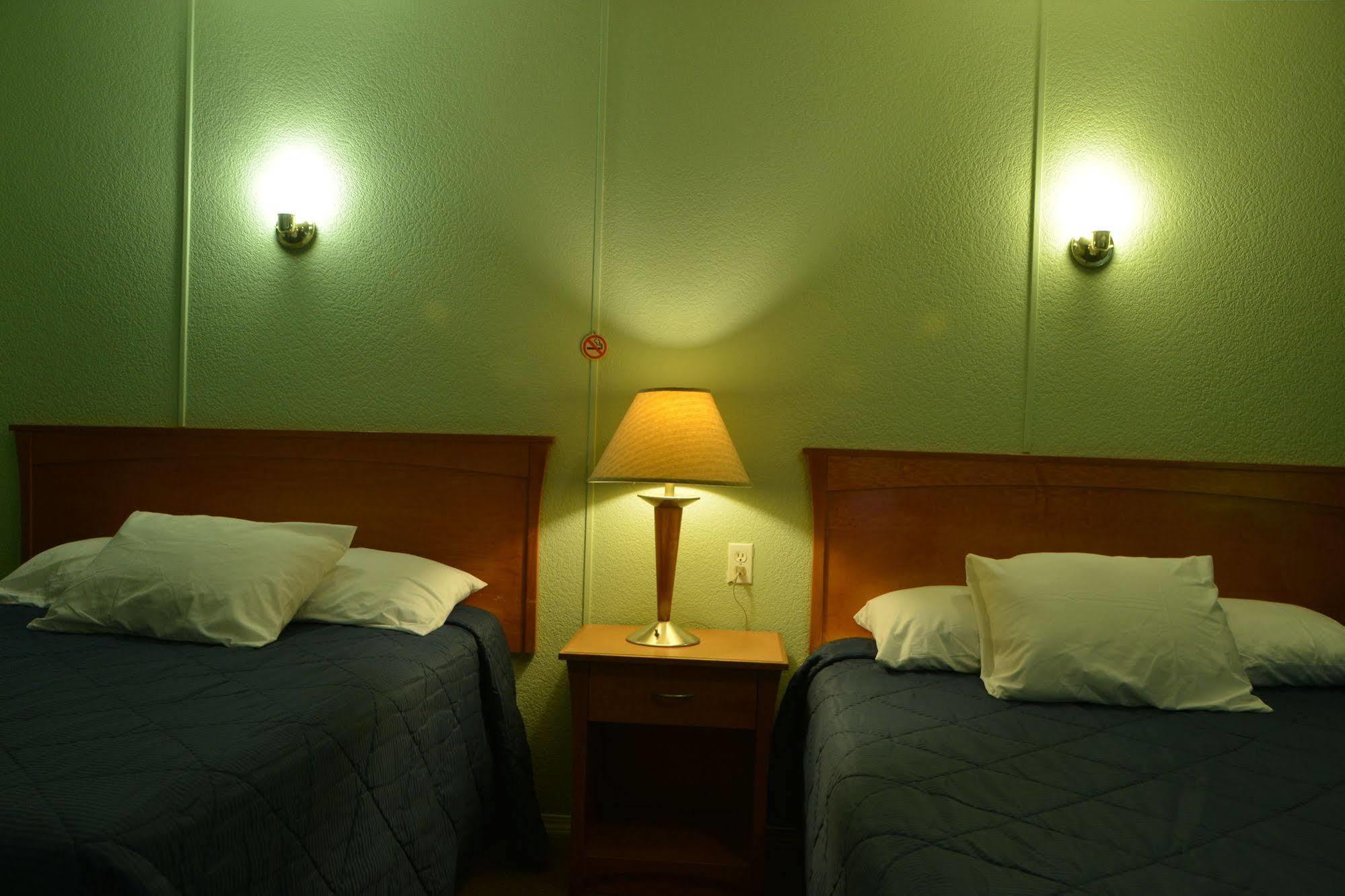Neepawa Motel Экстерьер фото